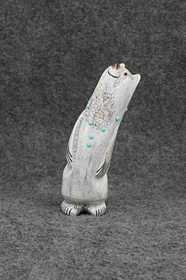 Bear Zuni Fetish Carving - Claudia Peina