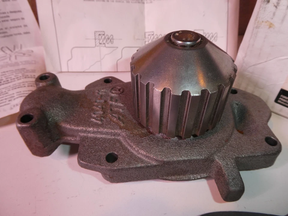 Bomba de agua Ford Escort Mercury Lynx 81-90 genuina E8FZ8501A Motorcraft PW235 K8 Foto 2 de 4