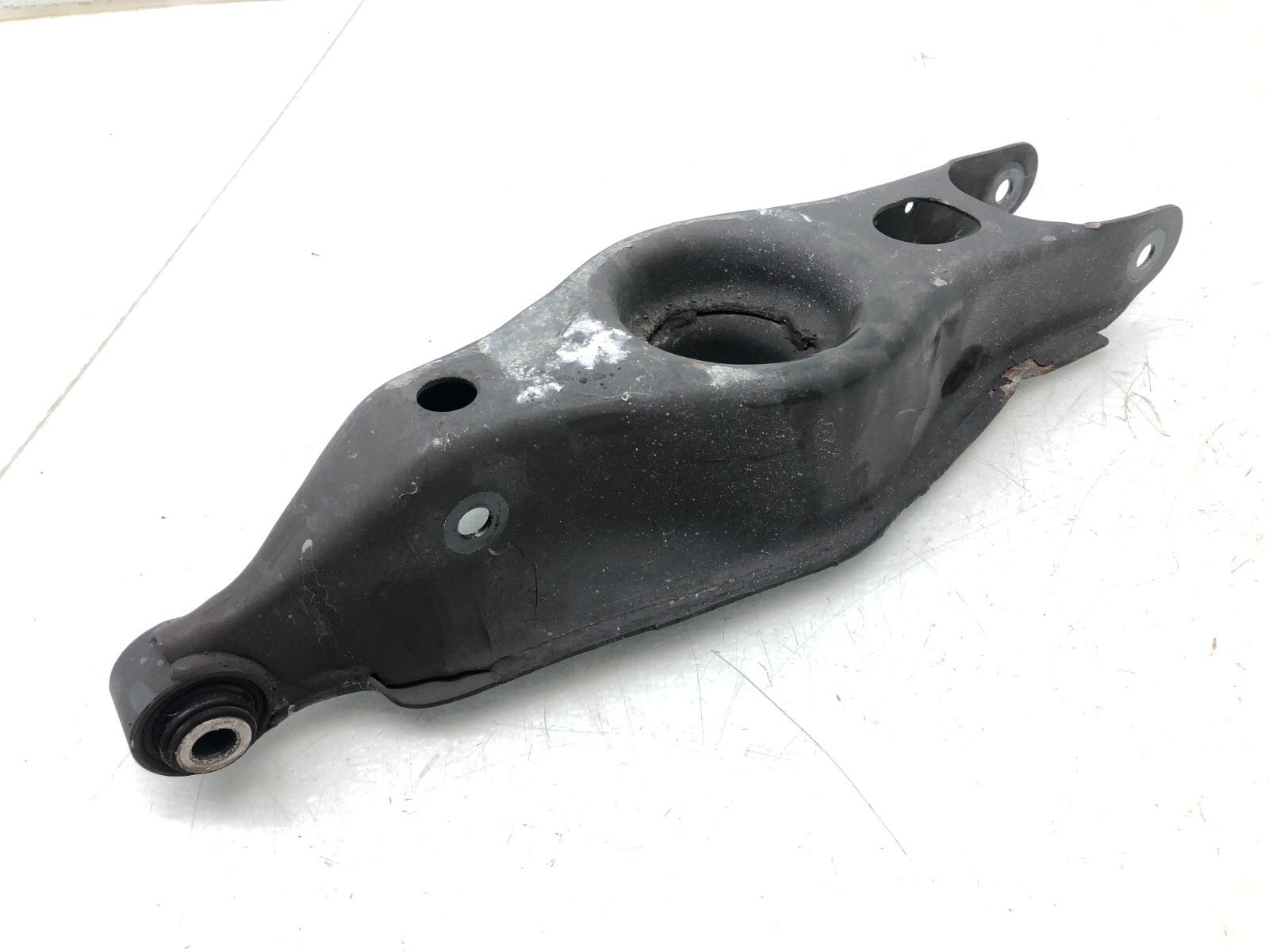 2014-2017 MASERATI GHIBLI S AWD LEFT DRIVER REAR CONTROL ARM SET OEM.