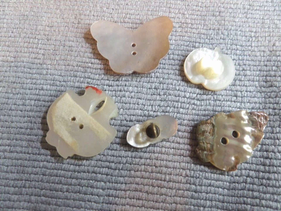 5 винтажных реалистичных пуговиц из перламутровой раковины для швабры рыбы бабочки банта яблока - Изображение 3 из 4