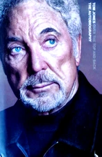 TOM JONES - OVER THE TOP AND BACK / THE AUTOBIOGRAPHY - HARDBACK, DJ, 1P