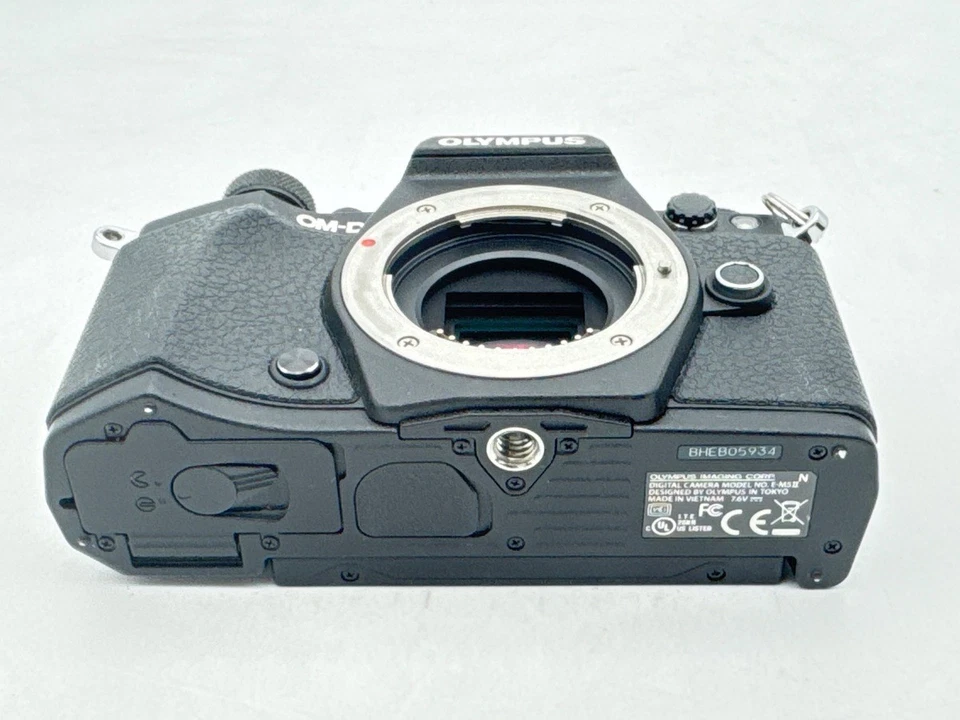 Корпус цифровой камеры OLYMPUS OM-D E-M5 MarkII ЧЕРНЫЙ -EXC- `0755 - Изображение 3 из 3