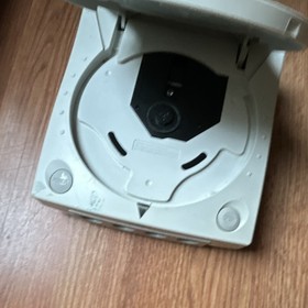 SEGA Dreamcast Console White w/ AV & Power no controller game included works