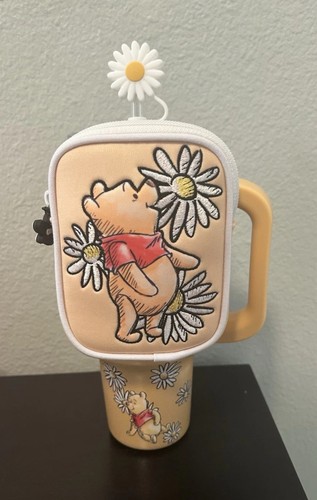 Bicchiere Winnie the Pooh Disney parks 2025 con cannuccia più custodia con zip * 30 once *nuovo con etichette - Foto 2 di 8