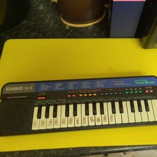 Casio SA-8 Electronic Mini Keyboard PCM Synth ToneBank with box Sound Portable