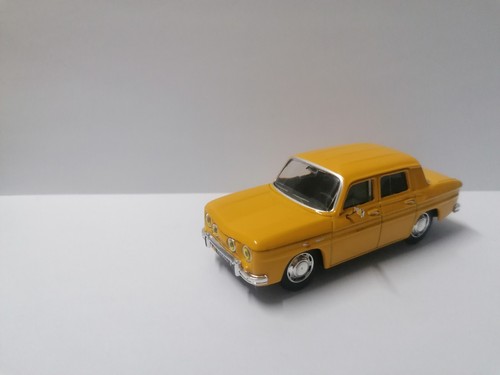 Renault 8 Norev 1/43 – Miniature De Collection En Très Bon état