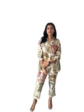 LookMark Women Kurta Set With Floral Print and Cotton Blend Fabric With Pant