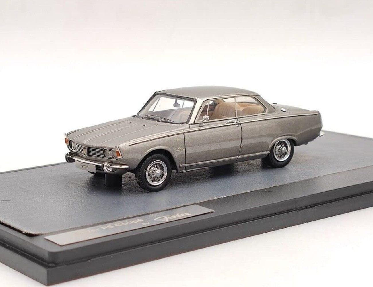 Rover P6 Coupe TC 2000 Graber 1968 l'élégance britannique par Matrix 1:43
