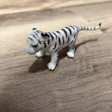 White Siberian Cub Tiger Realistic Animal Figurine wildlife Plastic Toy