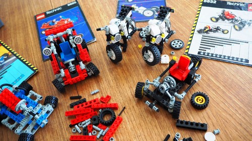 Vintage LEGO Technic Bundle 1972, 8810 (x2), 8815, 8820, 8832 in plastic box (1) - Picture 13 of 19