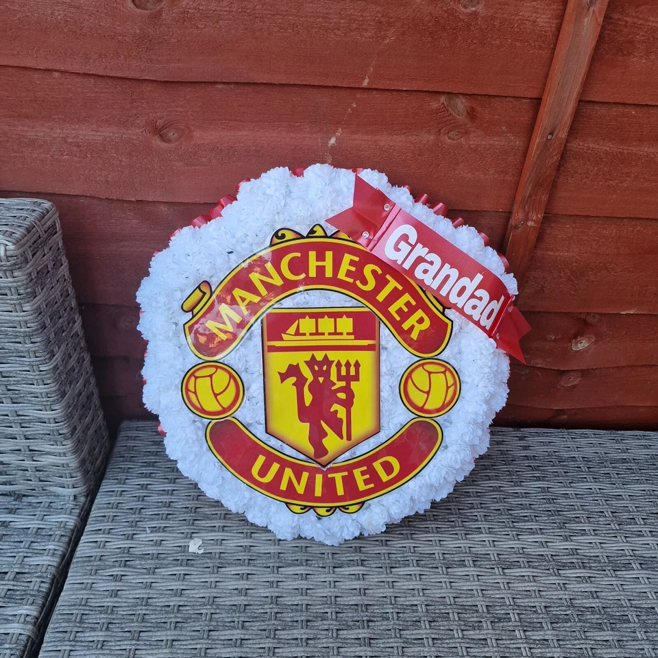JULIA ART Artificial Silk Funeral Flowers Football badge Wreath Memorial MAN UNITED LOGO