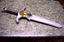 29" LOTR HOBBIT'S SHIRE SWORD w/SOUND EFFECTS Plastic, Blow-molded blade EXC