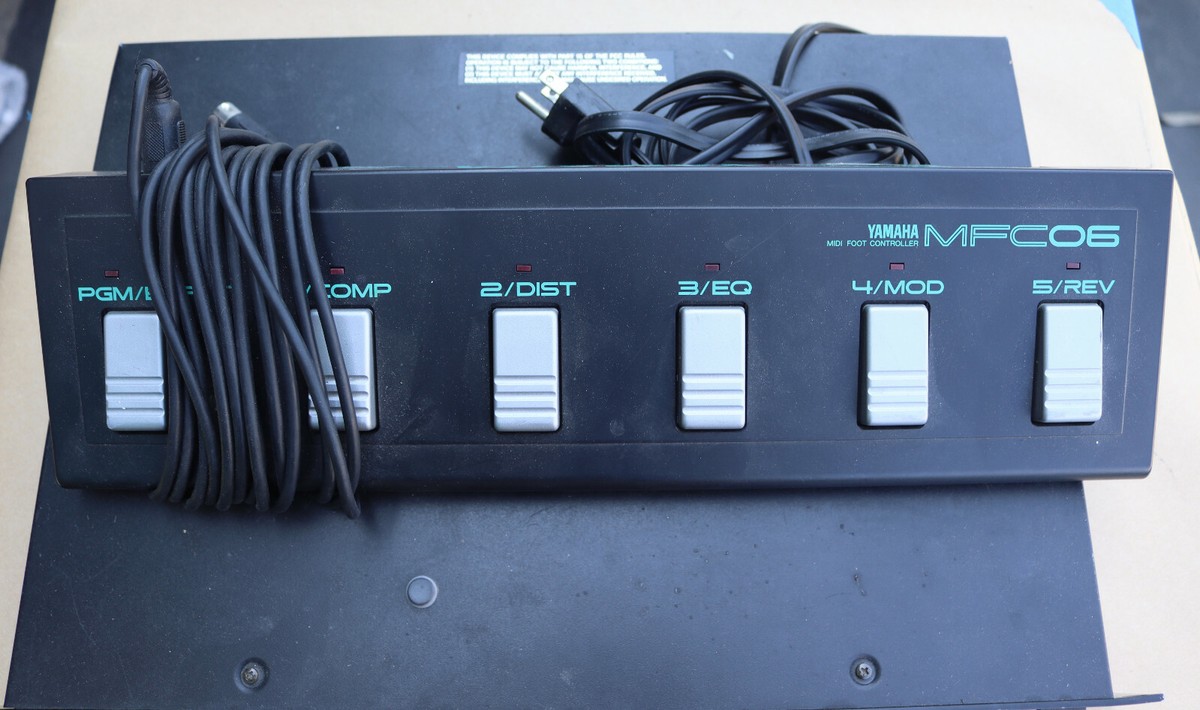 Yamaha FX770 Gitarreneffektprozessor Rack-Pedal mit MFC06
