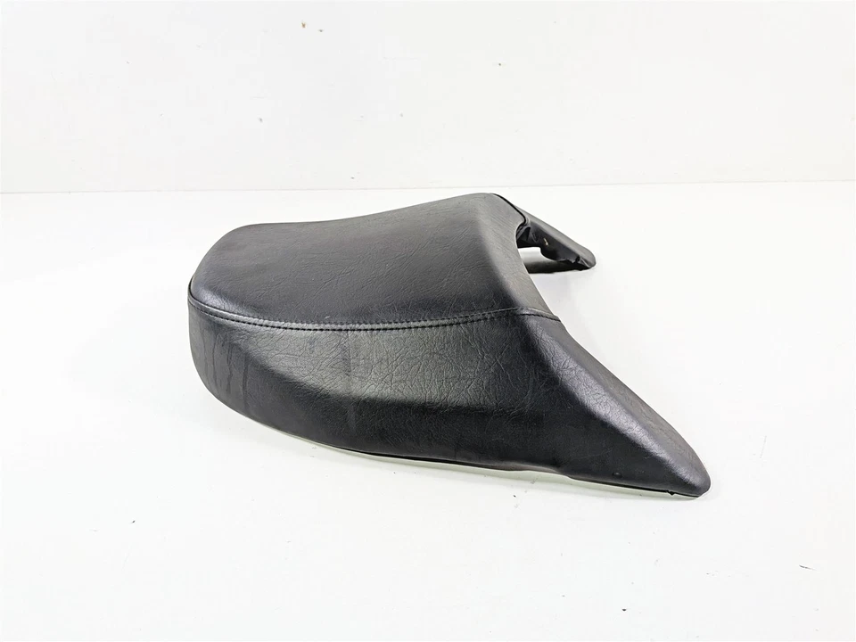 2014 Suzuki M109R VZR1800 бульвар заднее пассажирское сиденье седло 45300-48G00-48H - Изображение 2 из 4