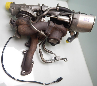 VW T5 / 2,0TDI 180PS BITDI / TURBO TURBOLADER BITURBO / 53049700103 (BY282)