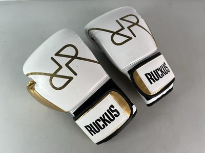 Ruckus Signature Boxing Gloves Women s * Gold & White * Workout * 10oz * Mint