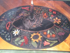 Primitive Gatherings Wool Applique Pattern - Flower Garden Crazy Table Mat