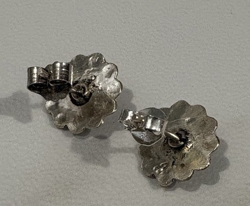 Sterling Silver 925 Flower Ball Bead Pearl Small Detailed Stud Earrings - Picture 5 of 6