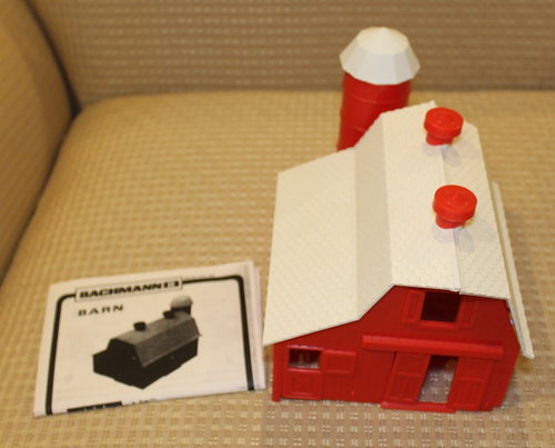 Bachmann Plasticville Scala O Kit Costruzione Fienile e Caserma dei Pompieri - Foto 4 di 6