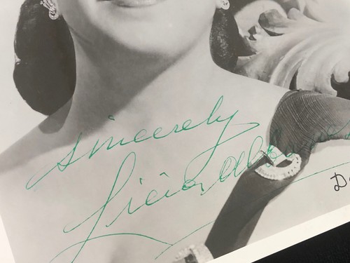 Fotografía vintage firmada a mano LICIA ALBANESA 8""X10"" Metropolitan OPERA Soprano - Imagen 2 de 3
