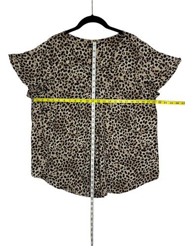 Torrid Leopard Georgette Pleated Front V-Neck Short Sleeve Top Women’s Size 1 - Picture 3 of 8