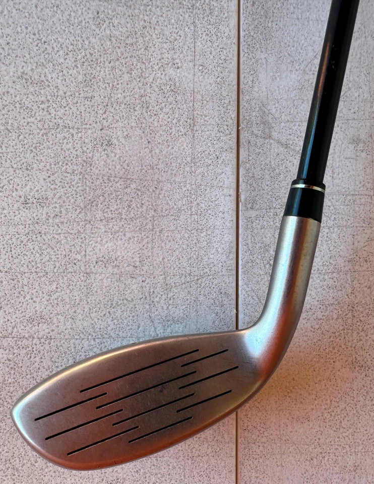 Plancha híbrida Power Play Select 5000 24 grados 4. Eje de grafito. Para diestros. Foto 2 de 4