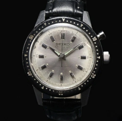 Vintage Seiko One Push Chronograph 45899 Original Plastic Bezel No Crack Working