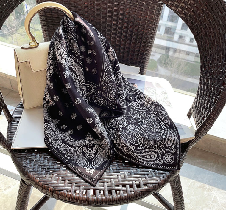70% Cashmere 30% Silk Wrap Bandana Scarf Ancient Print Neckerchief Shawl 65X65cm