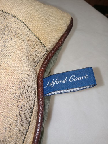 VTG Needlepoint Pillow Tapestry The Hunt Cottage Equestrian Leather Trim - Picture 3 of 8