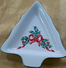 Christmas Ribbons International Tableworks Tree Shaped Relish/Candy Dish Preown