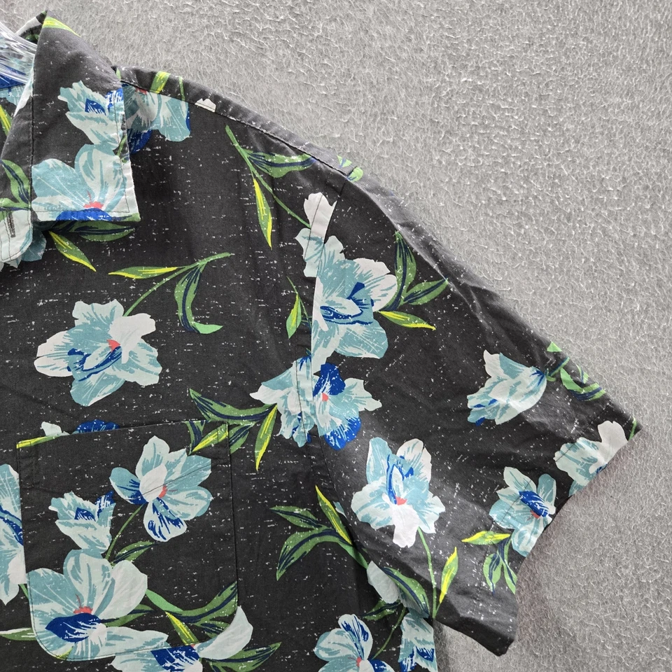 Old Navy Men Button Up Shirt XL Black Floral Hawaiian Short Sleeve Built In Flex - Image 4 of 4