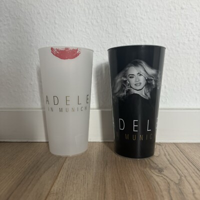 2er Set ADELE in Munich 2024 Becher Tourbecher weiß schwarz 0,5l