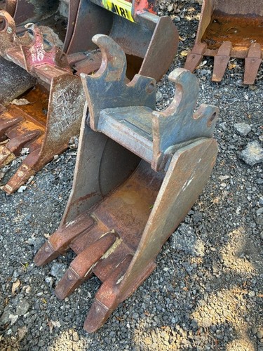 Kubota K7976 12" bucket Fits Kubota U25 U27 Excavator