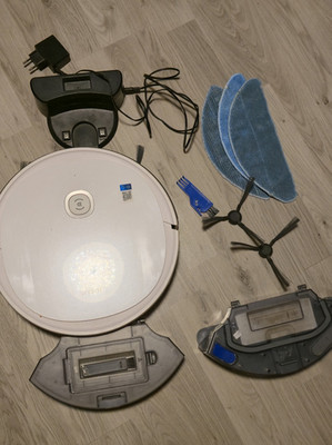 ECOVACS DEEBOT U2 Staubsaugerroboter kabellos weiß/schwarz mit Zubehörset