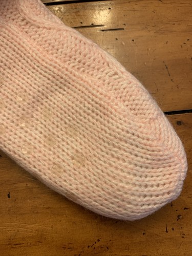 Womens Cozy and Warm Blushed Pink Slipper Socks Size O/S *Brand New* - Picture 2 of 7
