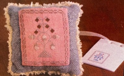 Dames of the Needle Finger Work Acorn Pillow Pocket NEW! Fall Autumn Squirrel
