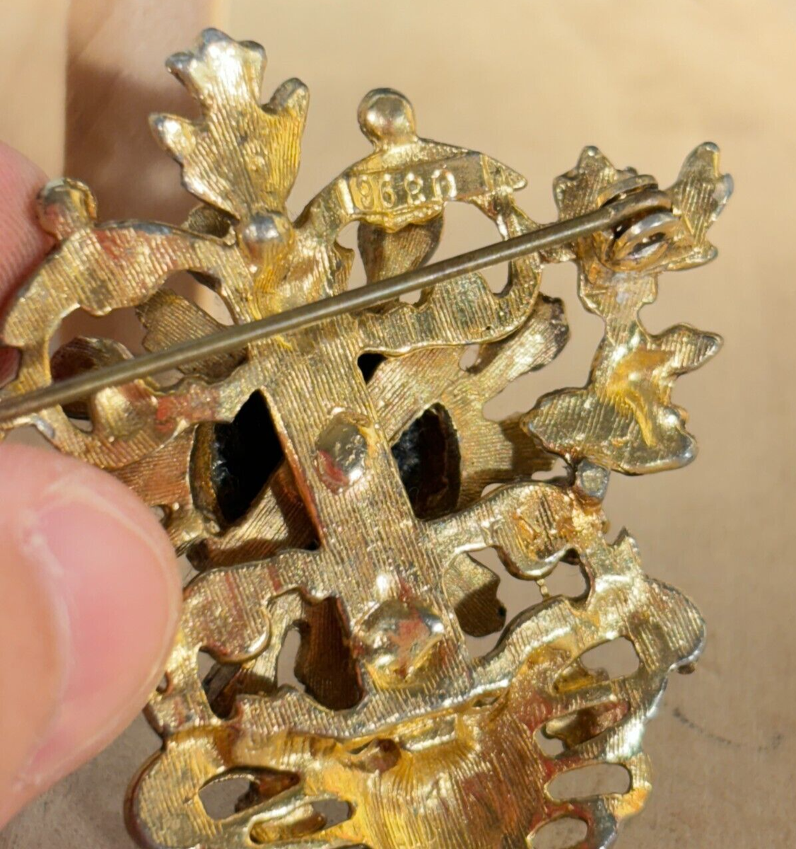 Vtg Sphinx Pin Brooch Gold Tone French Jet Rhinestone Vtg Sphinx Pin Brooch Gold Tone French Jet Rhinestone