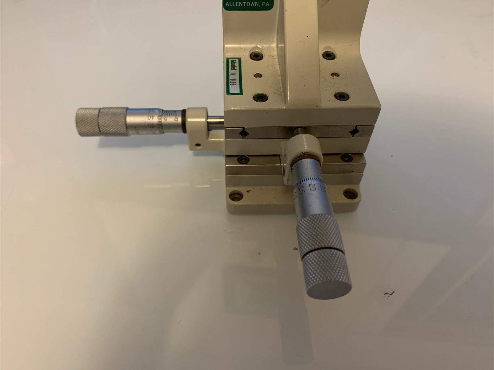 WORKING Line Tool Co. Model A RH 3 axis XYZ stage with Starrett