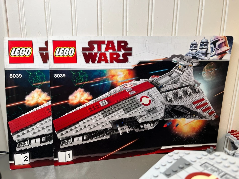 Lego - Star Wars - Venator Class Republic Attack Cruiser #8039 w/Instr. COMPLETE - Image 2 of 4