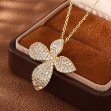 Brand New Gorgeous Shiny Micro-Intact Zircon Leaf Pendant Necklace for Women Lux