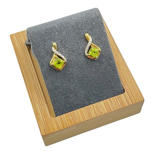9ct 9k Yellow Gold Natural Green Peridot And Diamond Stud Earrings. Brand New - Picture 1 of 9