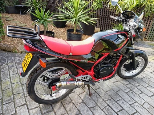 Honda 250 , VT250 FD  Motorcycle - Picture 2 of 8