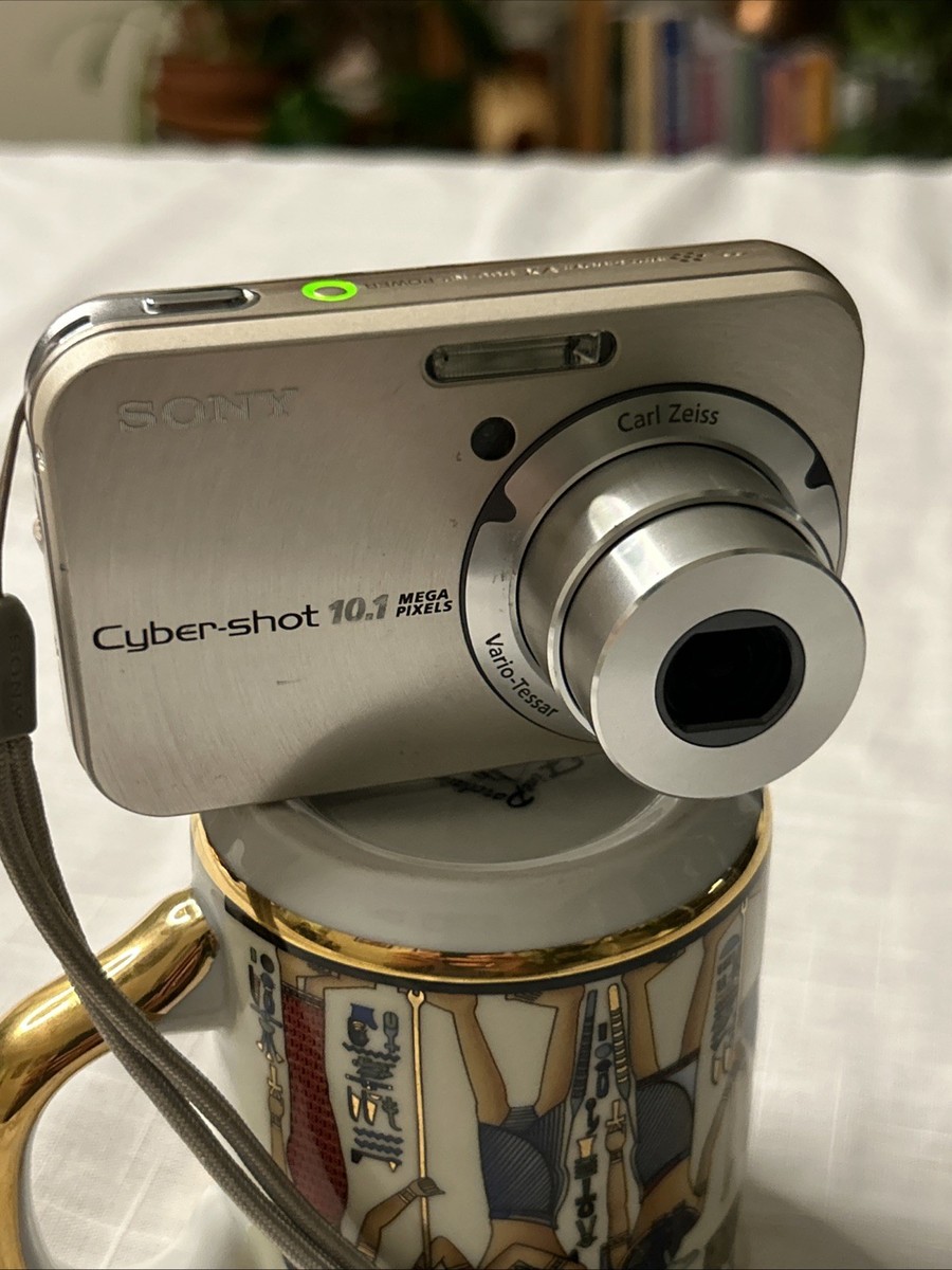 Sony Cyber-shot DSC-N2 10.1MP Digital Camera-Carl Zeiss