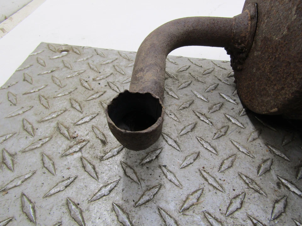 Kawasaki Mule 610 2011 silenciador escape tiene daños Foto 2 de 4