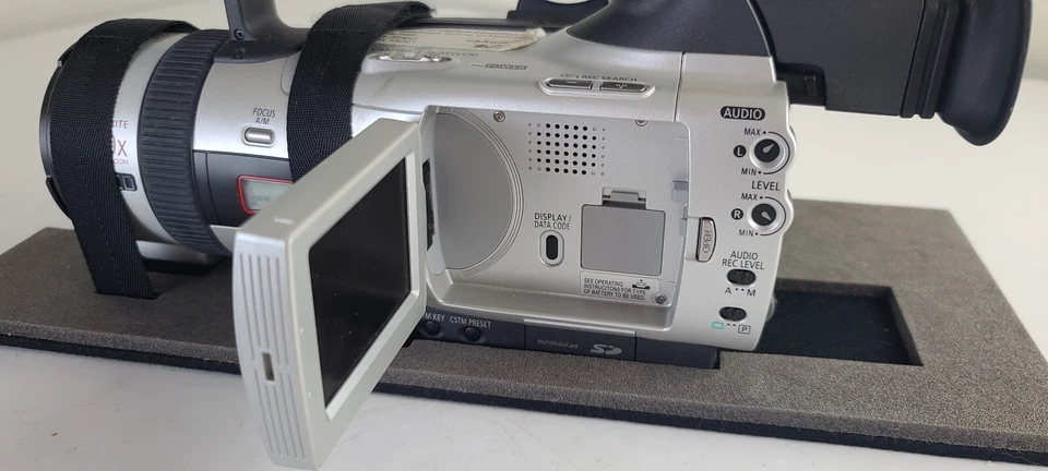 Canon DM-GL2 A  MiniDV Camcorder ~ Working Condition - Image 4 of 4