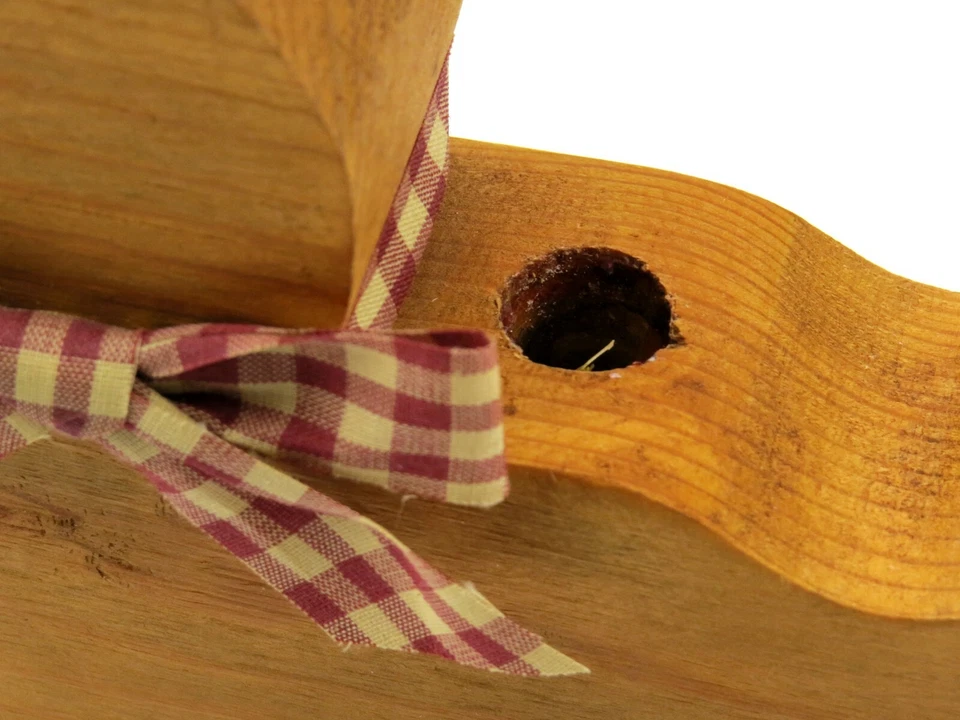 Pato de madera hecho a mano/hecho en casa con arco a cuadros rojo mini soporte para candelabro Foto 3 de 4