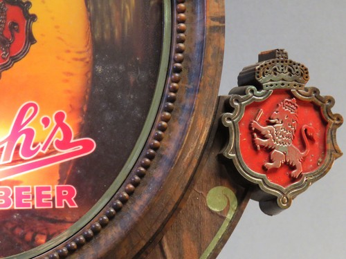 STROH'S BEER PLASTIC ILLUMINATED BEER SIGN 18" X 20" brew wall hanging USED - Picture 2 of 5