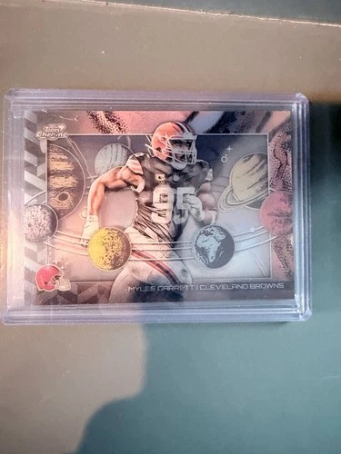 2025 Topps Cosmic Chrome Myles Garrett Base (RAW)