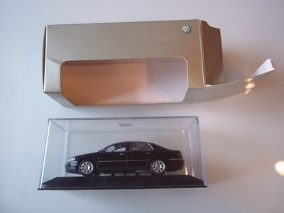 VW Phaeton W12 (D1) * Pianoschwarz * 1:43 Minichamps * orig. VW * OVP & Neu
