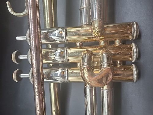 Bach AD07507185 Trumpet / Brass Instrument W/ Case - Picture 3 of 20